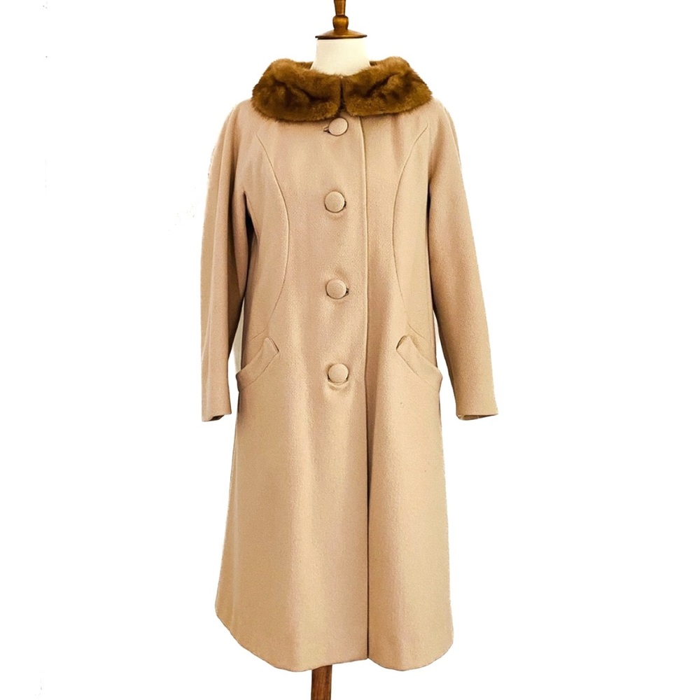 VINTAGE Fur Collar Coat